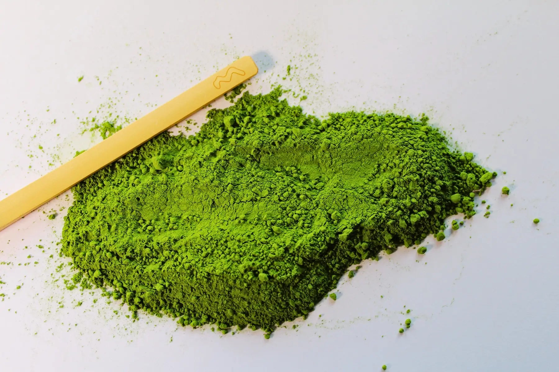 Matcha Besen und Löffel